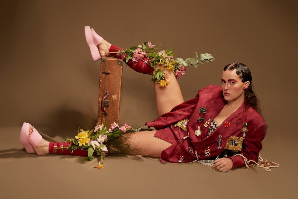 CARU mexe nas memórias e fala de buscas no EP Paris, Bahia