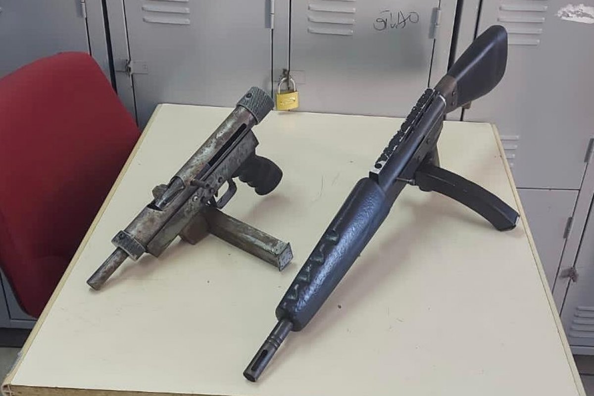 Polícia apreende fuzil de fabricação americana e submetralhadora na Bahia
