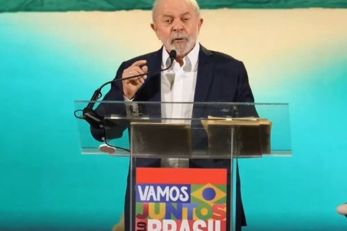 Lula volta a criticar Bolsonaro e defender democracia no lançamento oficial da pré-campanha