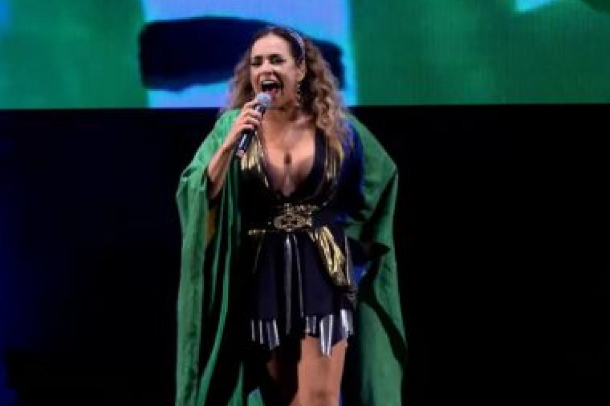 Daniela Mercury resolve abrir mão do cachê de que receberia pelo show que fez em São Paulo no dia do trabalho!