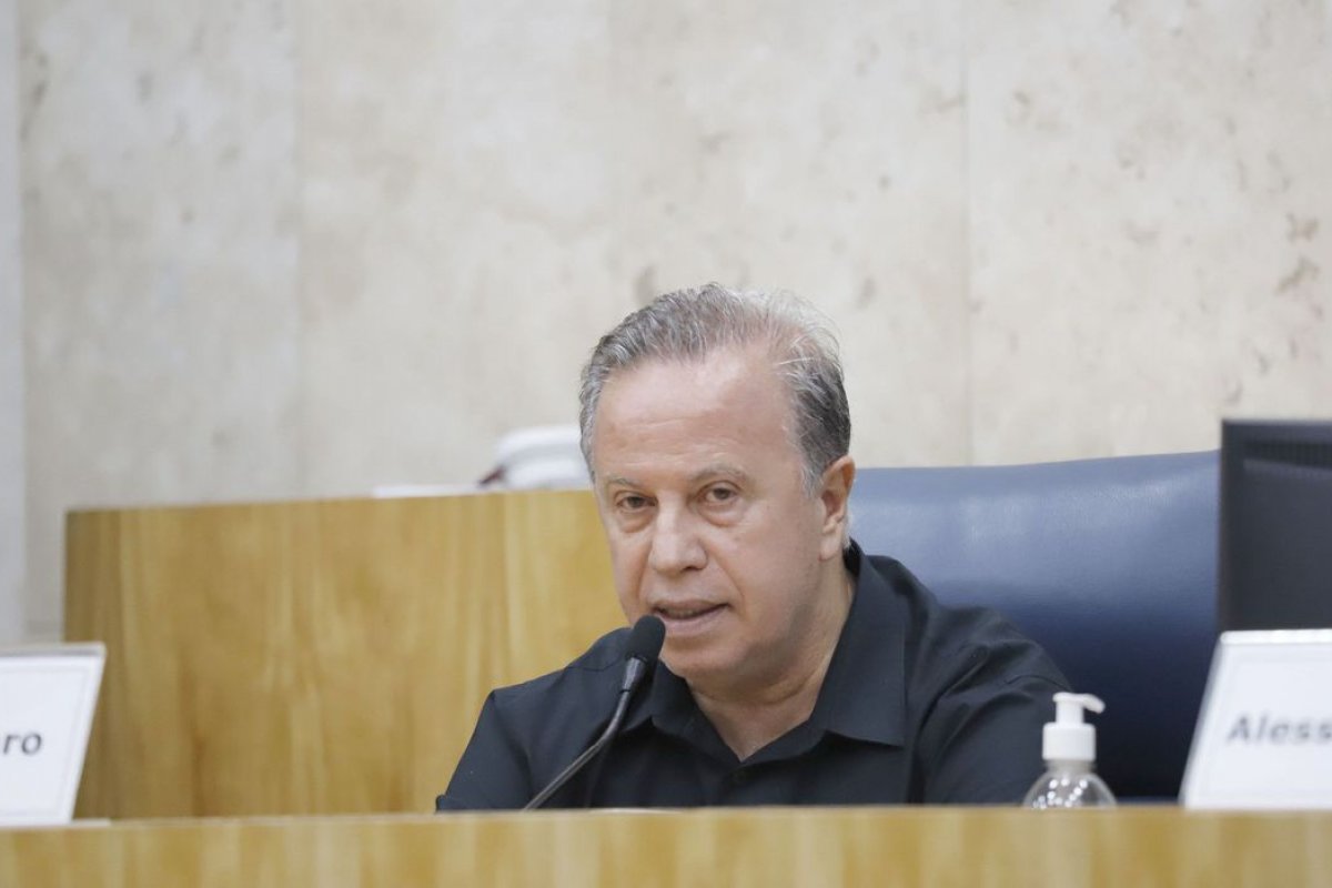 CPI presidida por vereador que fez fala racista é suspendida pela Justiça