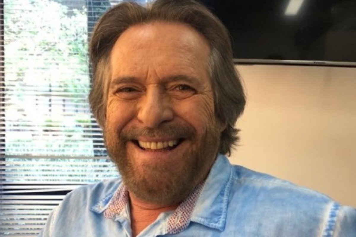 José de Abreu parabeniza Lula e o convida para cervejinha