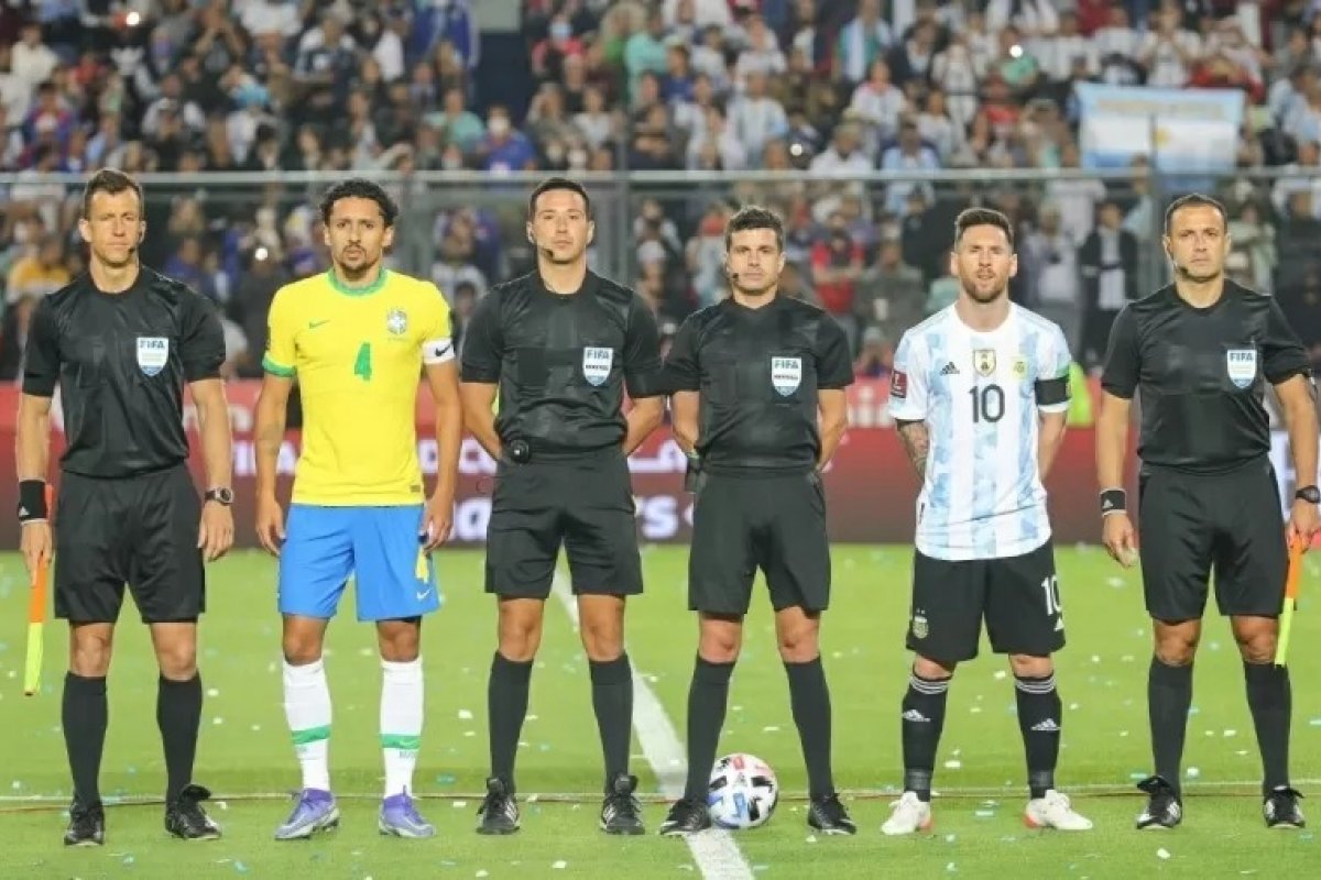 Fifa reduz multa, mas mantém jogo Brasil x Argentina pelas Eliminatórias