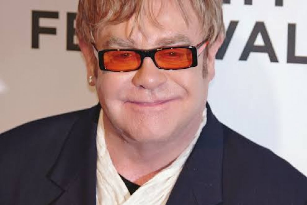 Elton John cancela show nos EUA