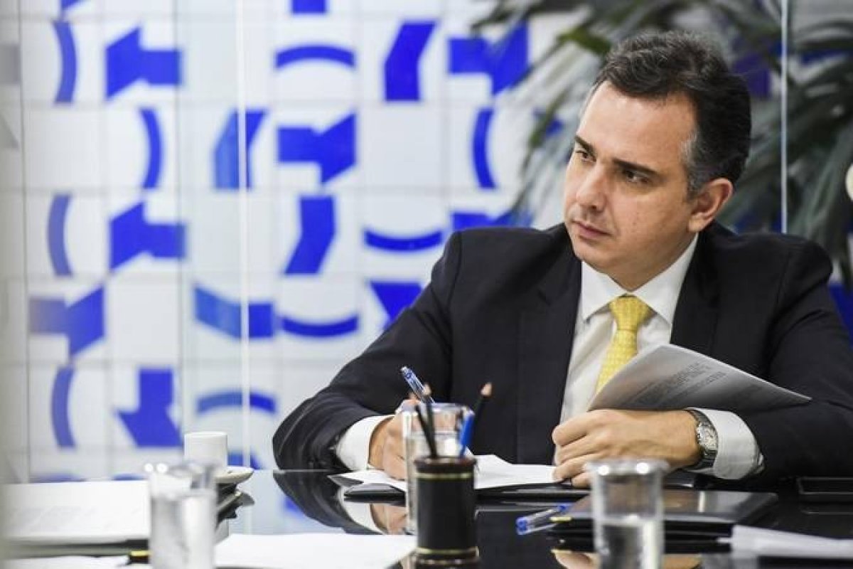 Rodrigo Pacheco retoma fala sobre ataques contra o STF e eleições