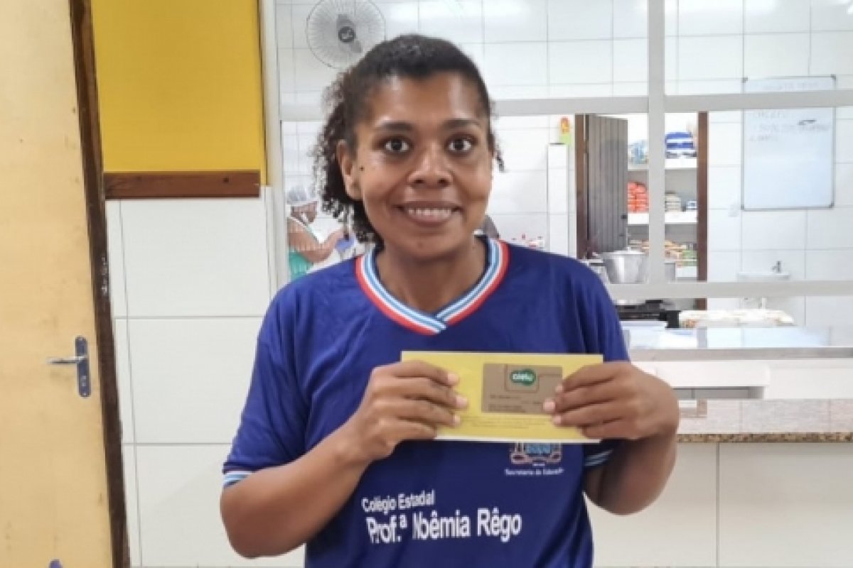 Governo da Bahia disponibiliza novo crédito do "Bolsa Presença" para famílias dos estudantes, nesta terça-feira (10)