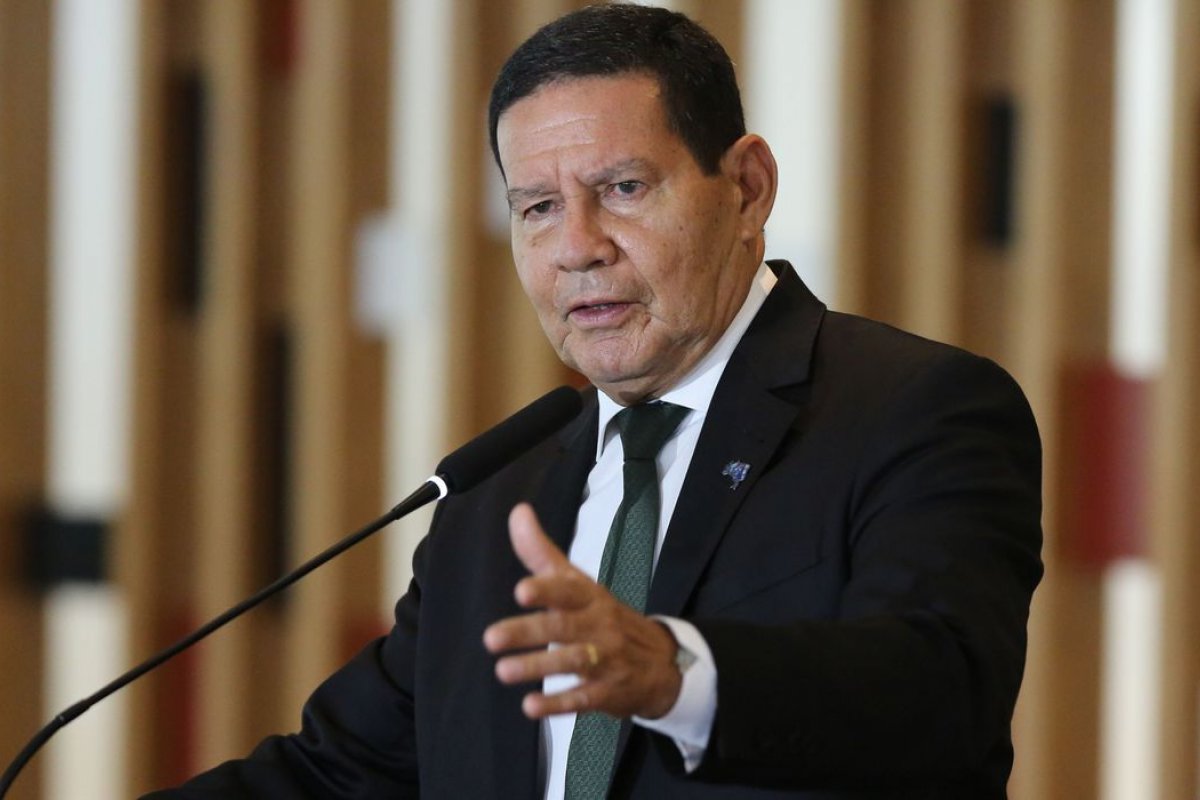 Vice-presidente, Hamilton Mourão, faz alerta sobre dados de desmatamento