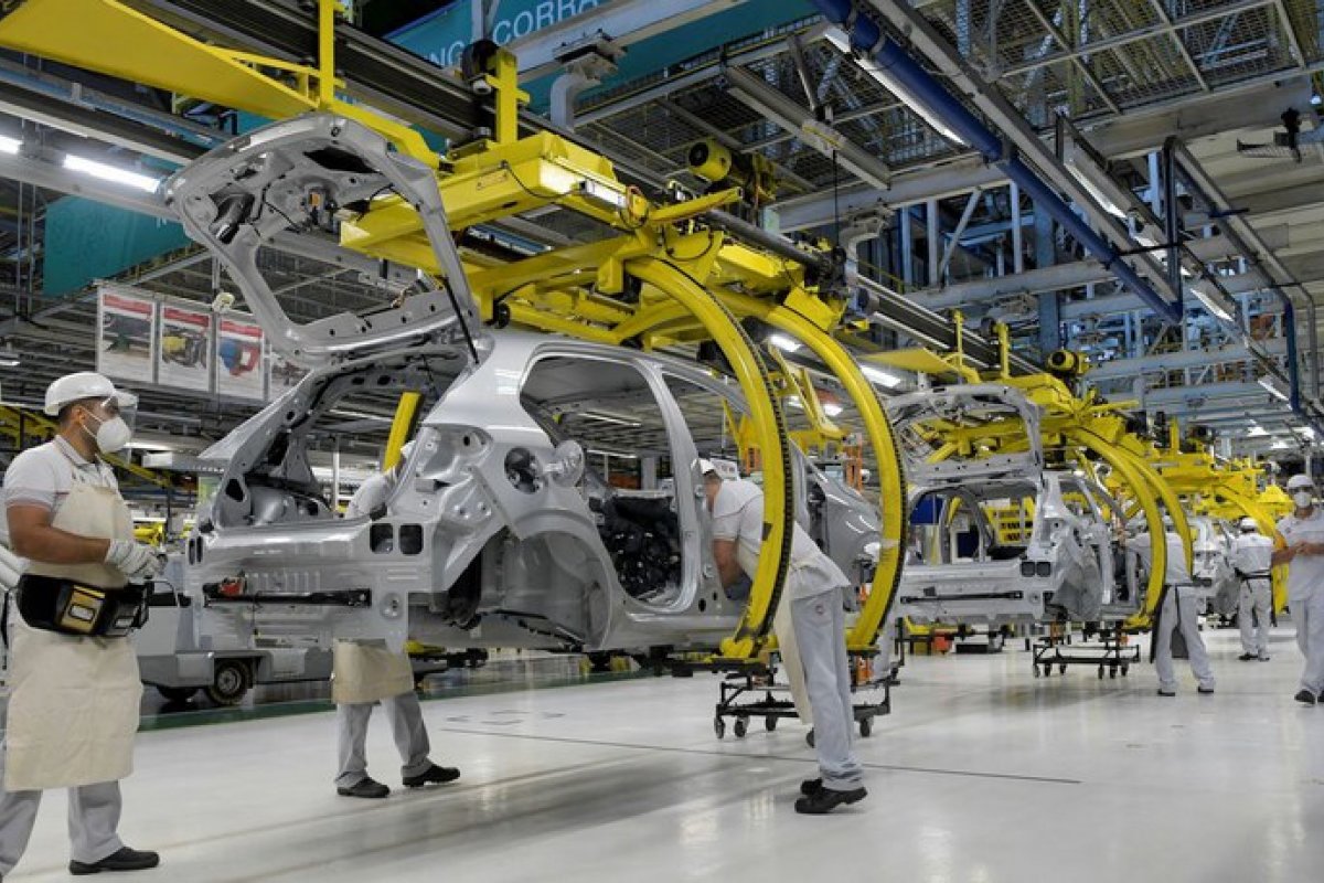 IBGE: produção industrial cresce em 9 dos 15 locais pesquisados em março