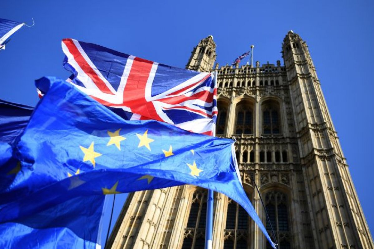 Reino Unido adia o Brexit para o final de janeiro