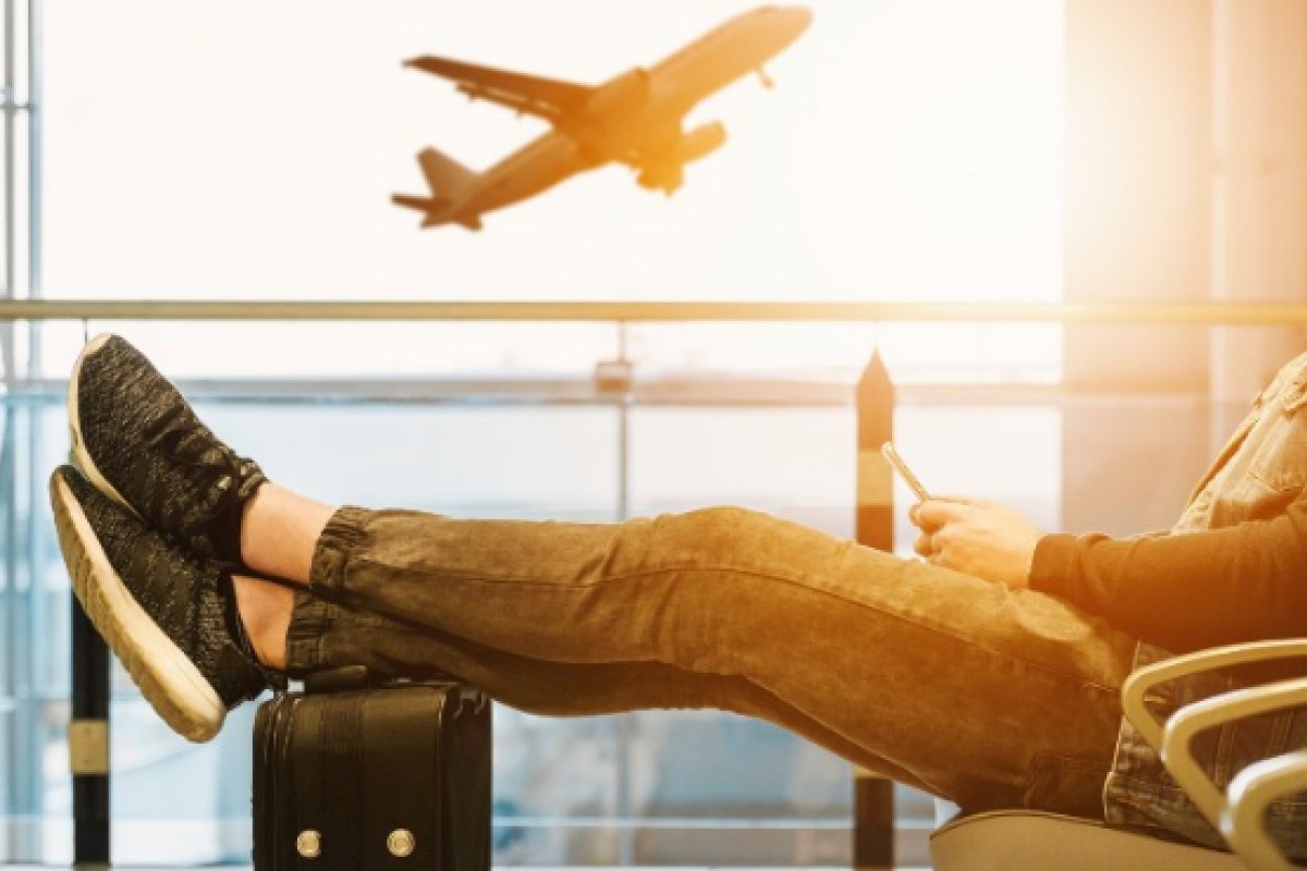 Viajar de avião pode diminuir oxigênio no sangue e alterar o humor