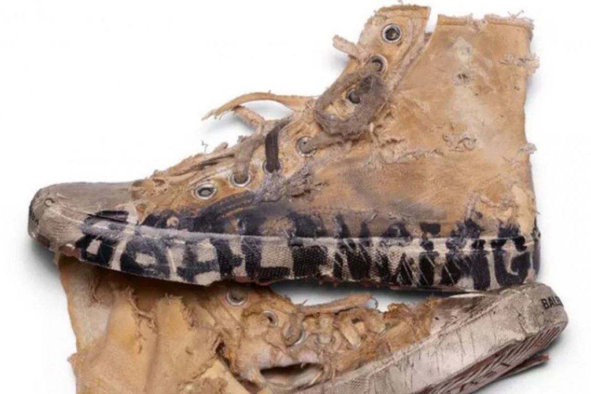 Balenciaga lança tênis destruído por R$ 10 mil e recebe críticas na web