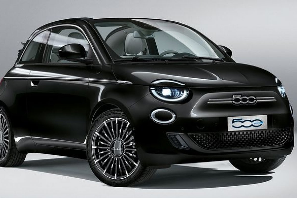 Andrea Bocelli assina sistema de som em série especial do Fiat 500e elétrico