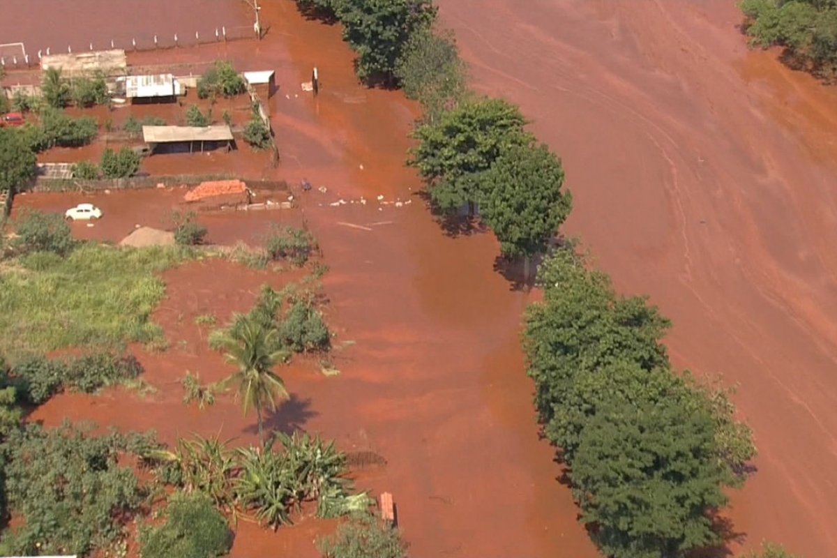 Após desastre em Mariana, somente 9 mil das 700 mil famílias atingidas receberam indenização