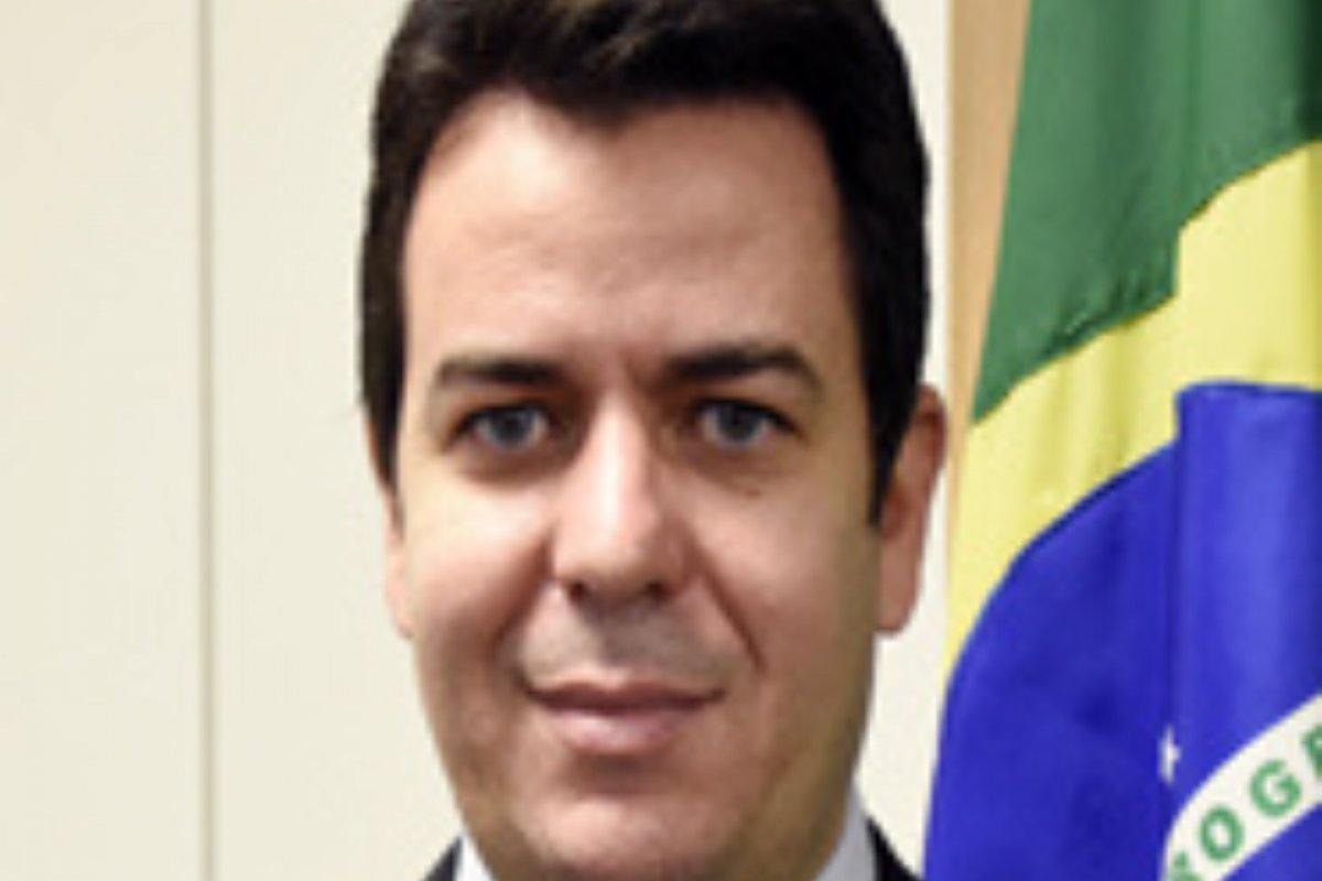 Bolsonaro troca número 2 do Ministério da Saúde