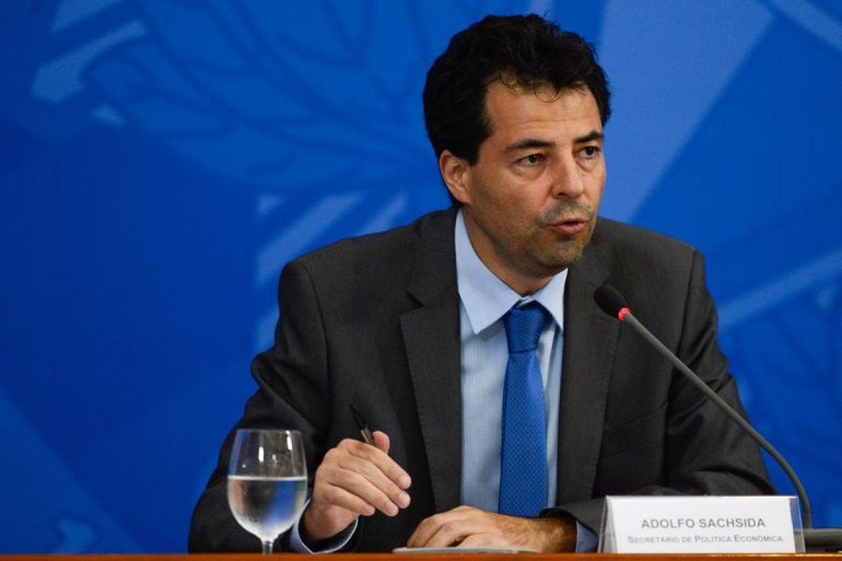 "Com a graça de Deus vamos ajudar o Brasil", afirma novo Ministro de Minas e Energia