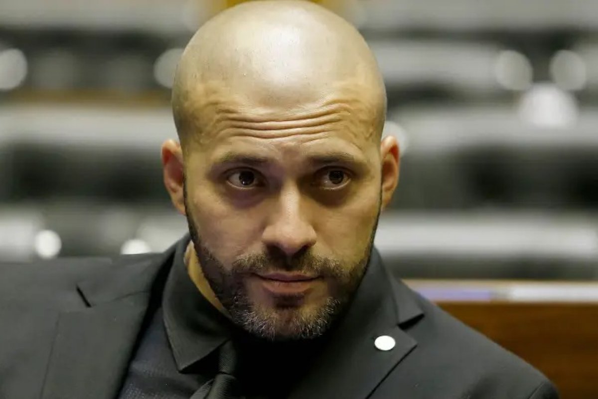 Defesa de Daniel Silveira pede ao STF audiência presencial com Alexandre de Moraes