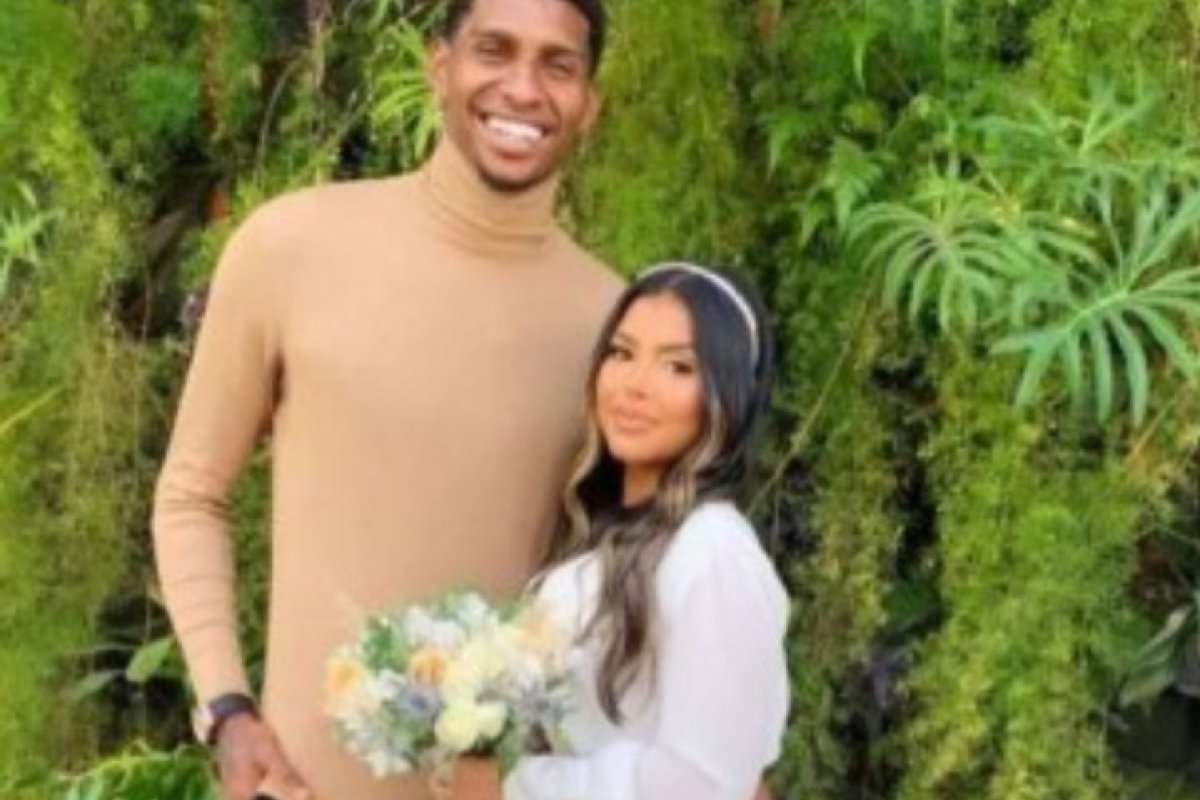 Após 1 ano de namoro, goleiro do Flamengo se casa com estudante de medicina!