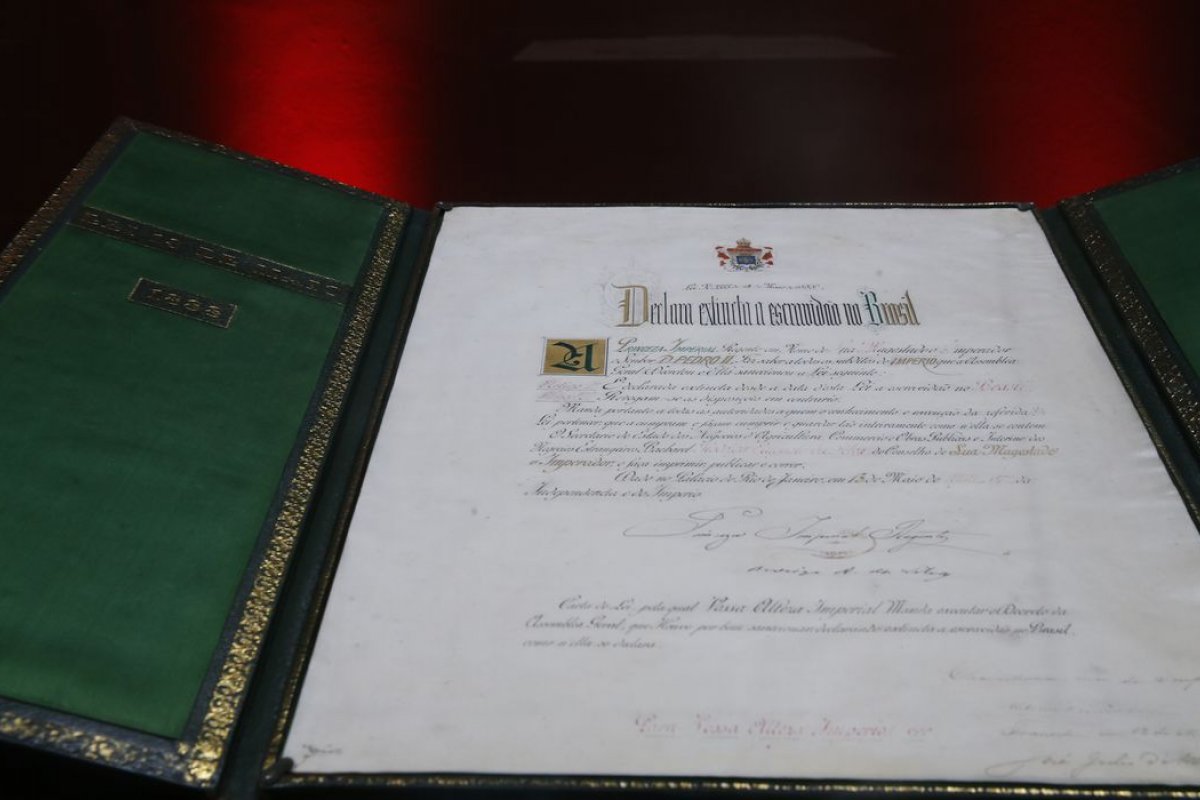 Lei Áurea completa 134 anos nesta sexta-feira (13); Mulher é resgatada após 72 anos de trabalho escravo no Rio