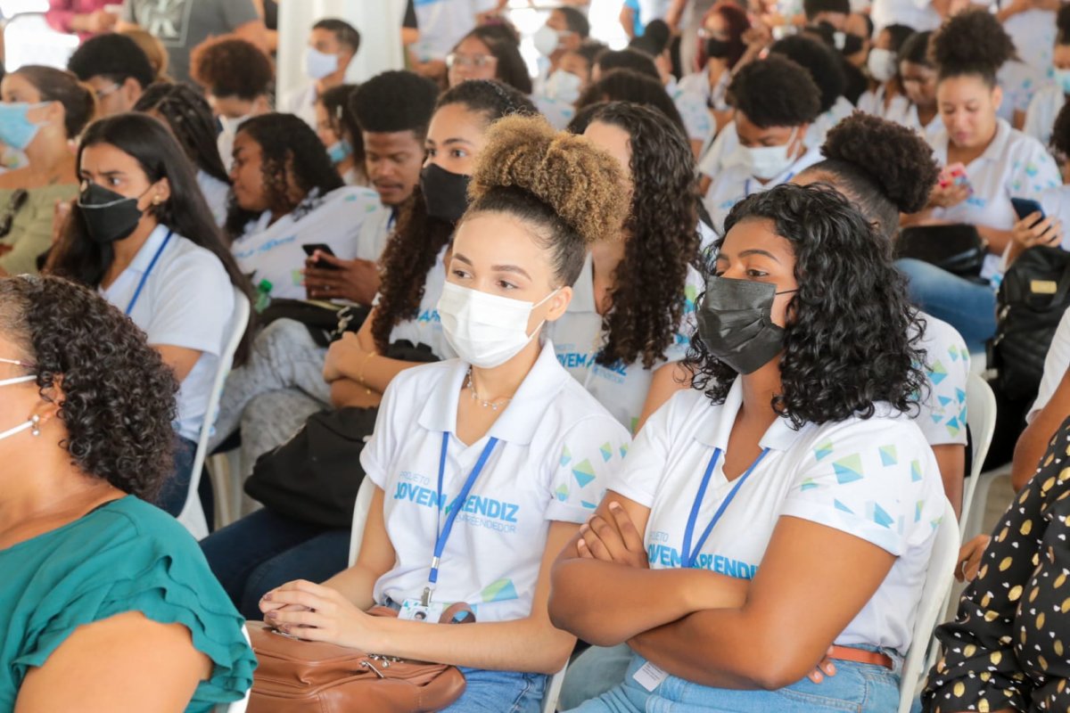 Prefeitura de Salvador anuncia que programa de jovem aprendiz terá 600 vagas na próxima edição