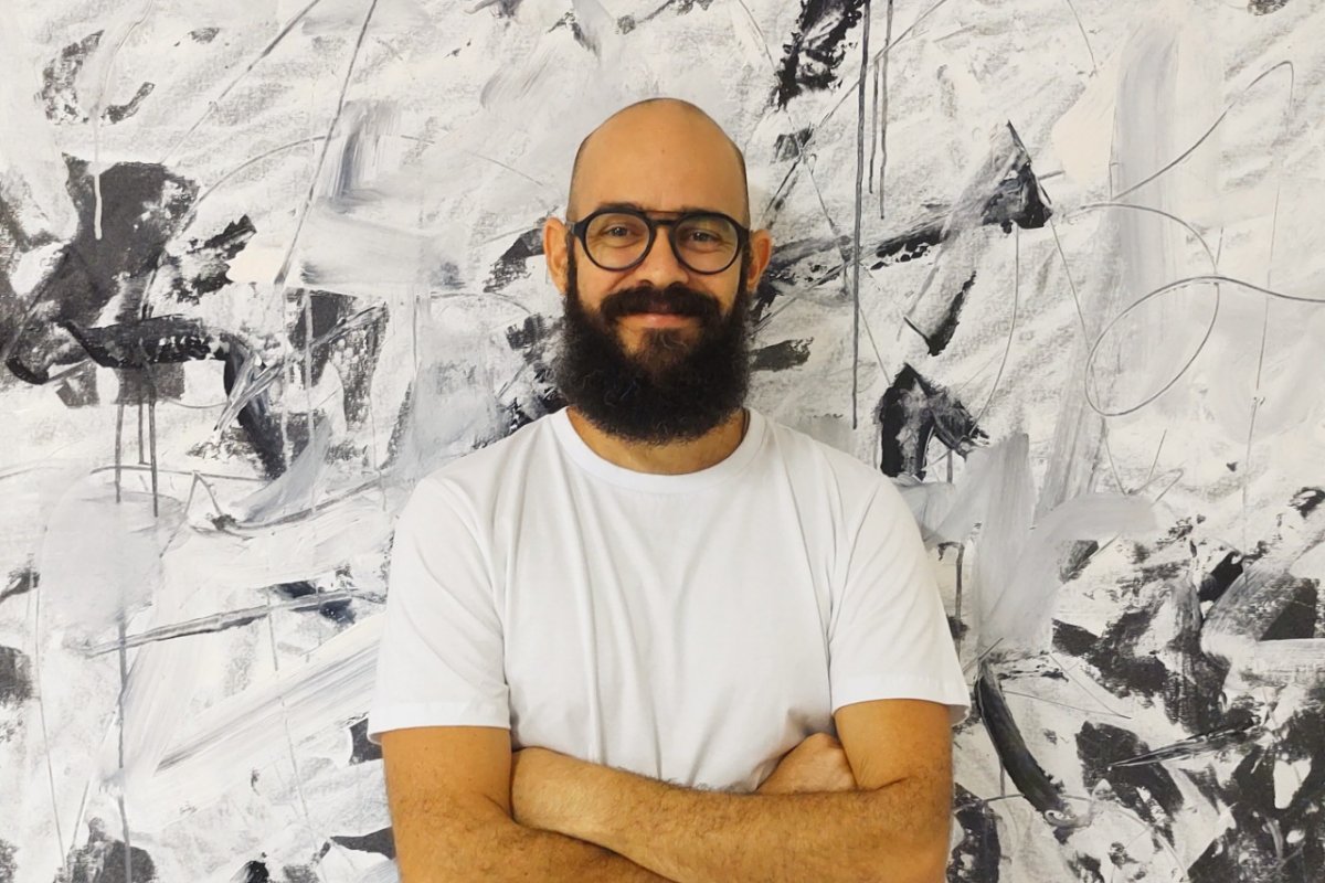 Estão abertas as inscrições para curso de pintura contemporânea com o artista plástico Enoc!