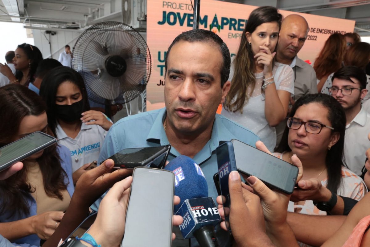 Prefeito de Salvador diz que isenção de taxas para taxistas deve permanecer até final de 2022