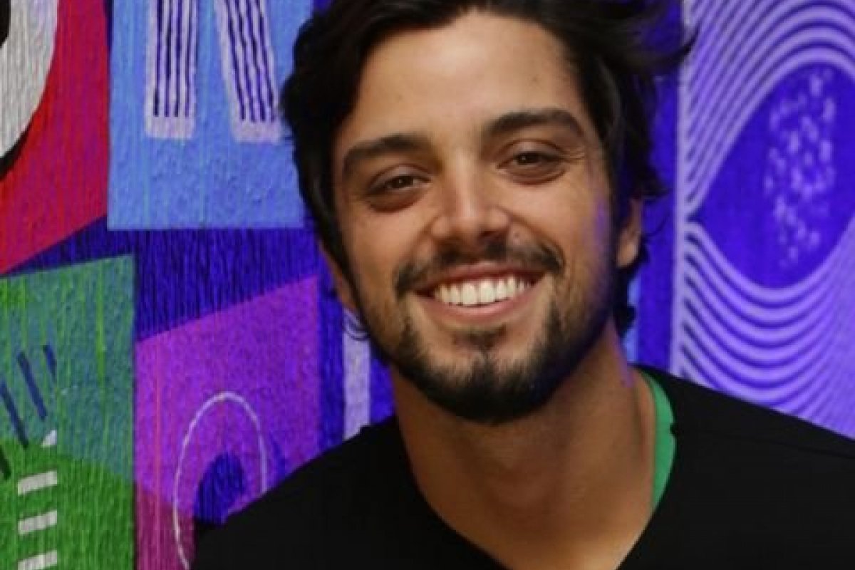 Rodrigo Simas não tem contrato renovado com a TV Globo após 10 anos!