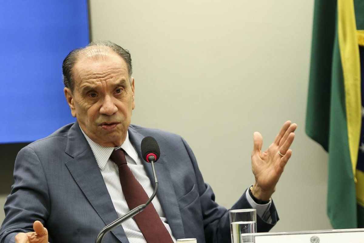 Aloysio Nunes afirma que votará em Lula no primeiro turno das eleições deste ano