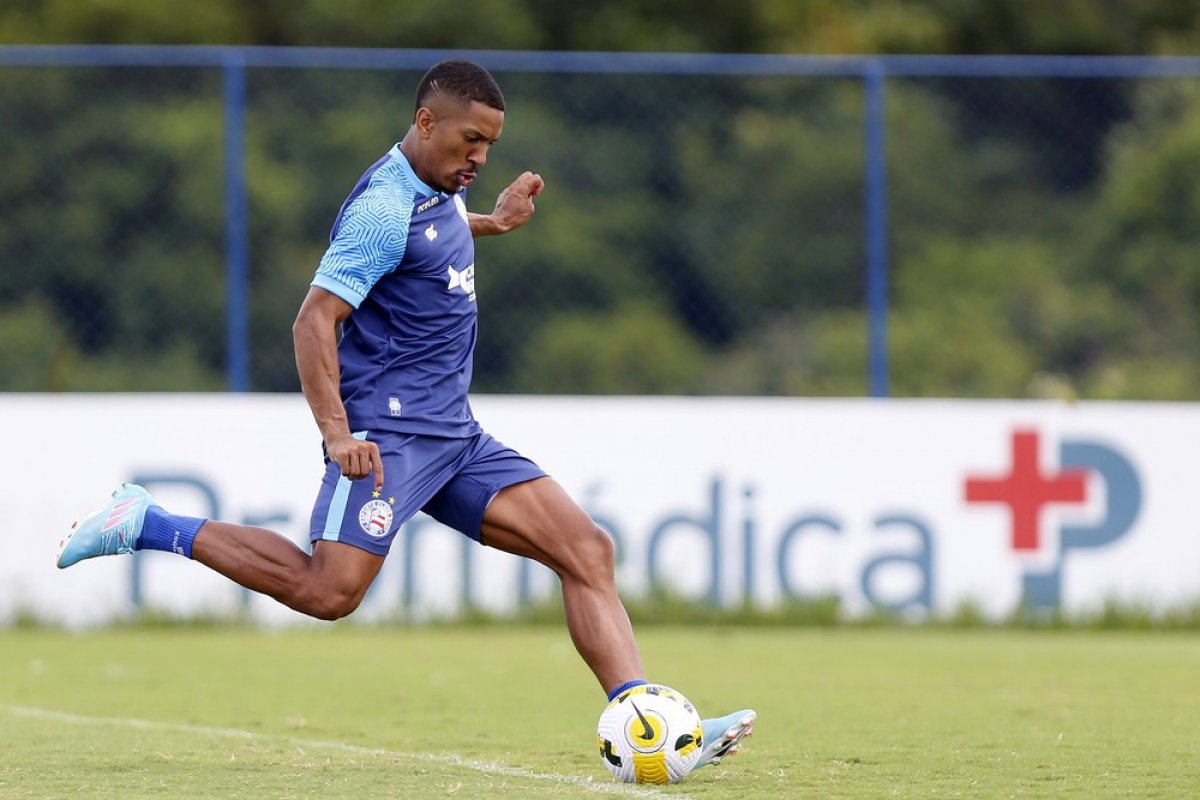 Precisando vencer para recuperar liderança da Série B, Bahia visita o Vasco no Rio
