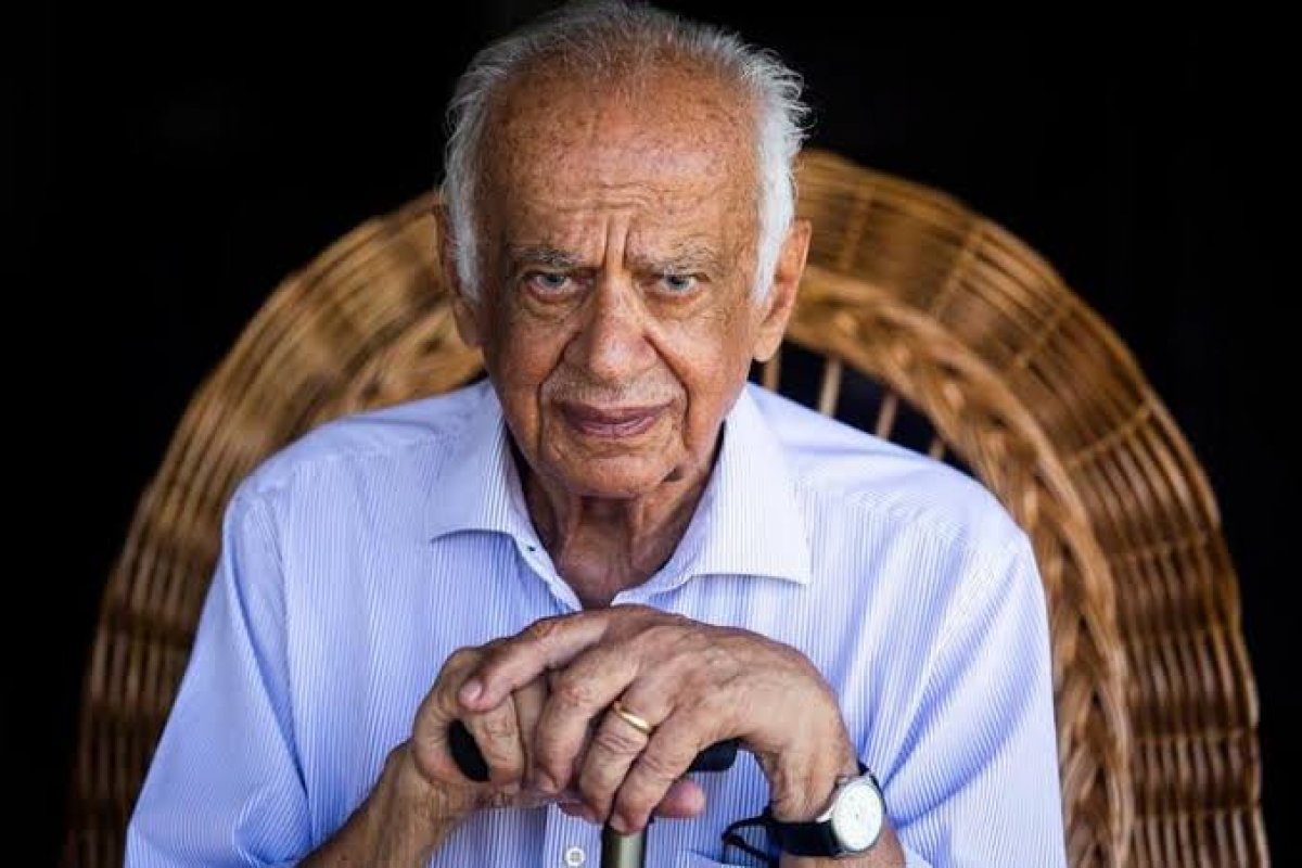 Pedro Simon defende voto em terceira via