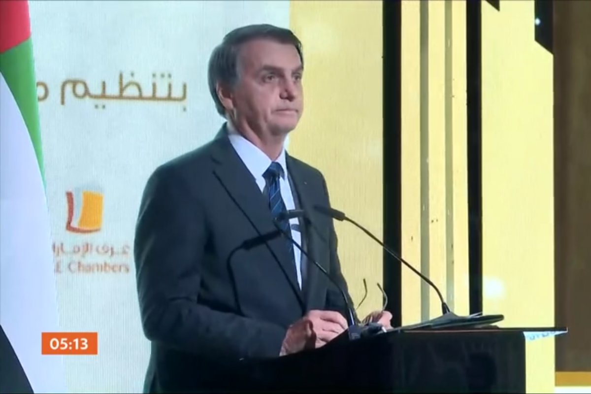 Bolsonaro afirma que o Brasil é "um país árabe"