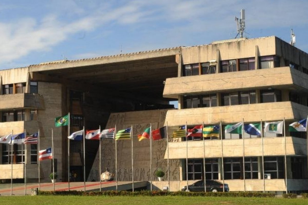 Deputados votam projetos que autorizam venda de imóveis em Salvador na quarta-feira (18)