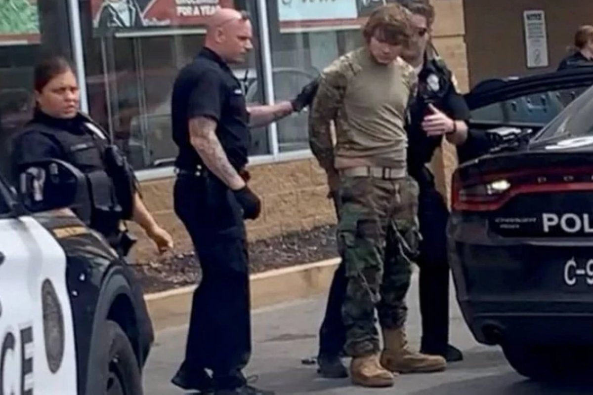 Atirador de Buffalo ameaçou escola anteriormente, dizem autoridades