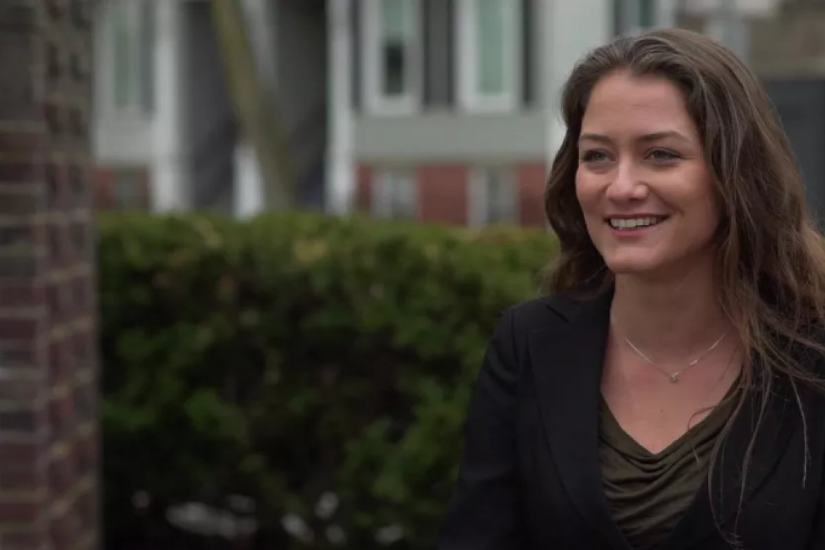 Conheça Lia Medeiros, astrônoma brasileira que participou da foto de buraco negro