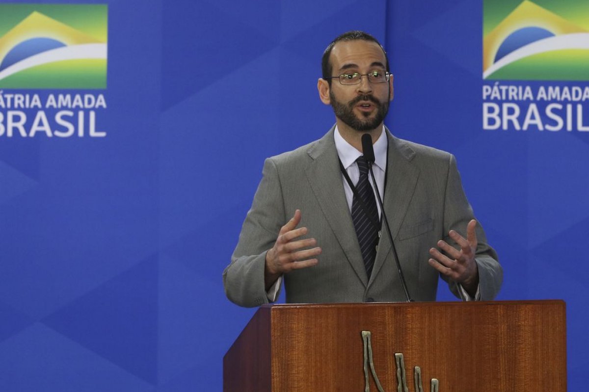 Arthur Weintraub afirma que Bolsonaro recomendou que ele 'sumisse da Internet'