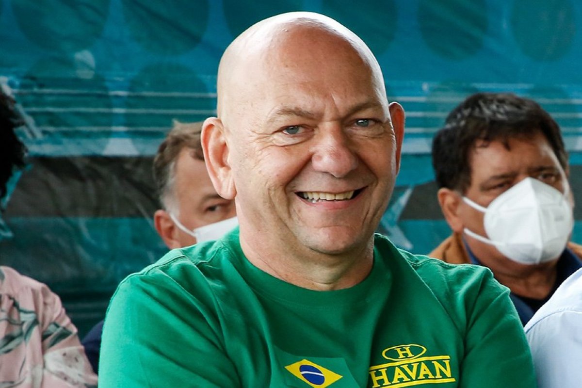 Por unamidade, TRE-RS mantém direitos políticos de Luciano Hang