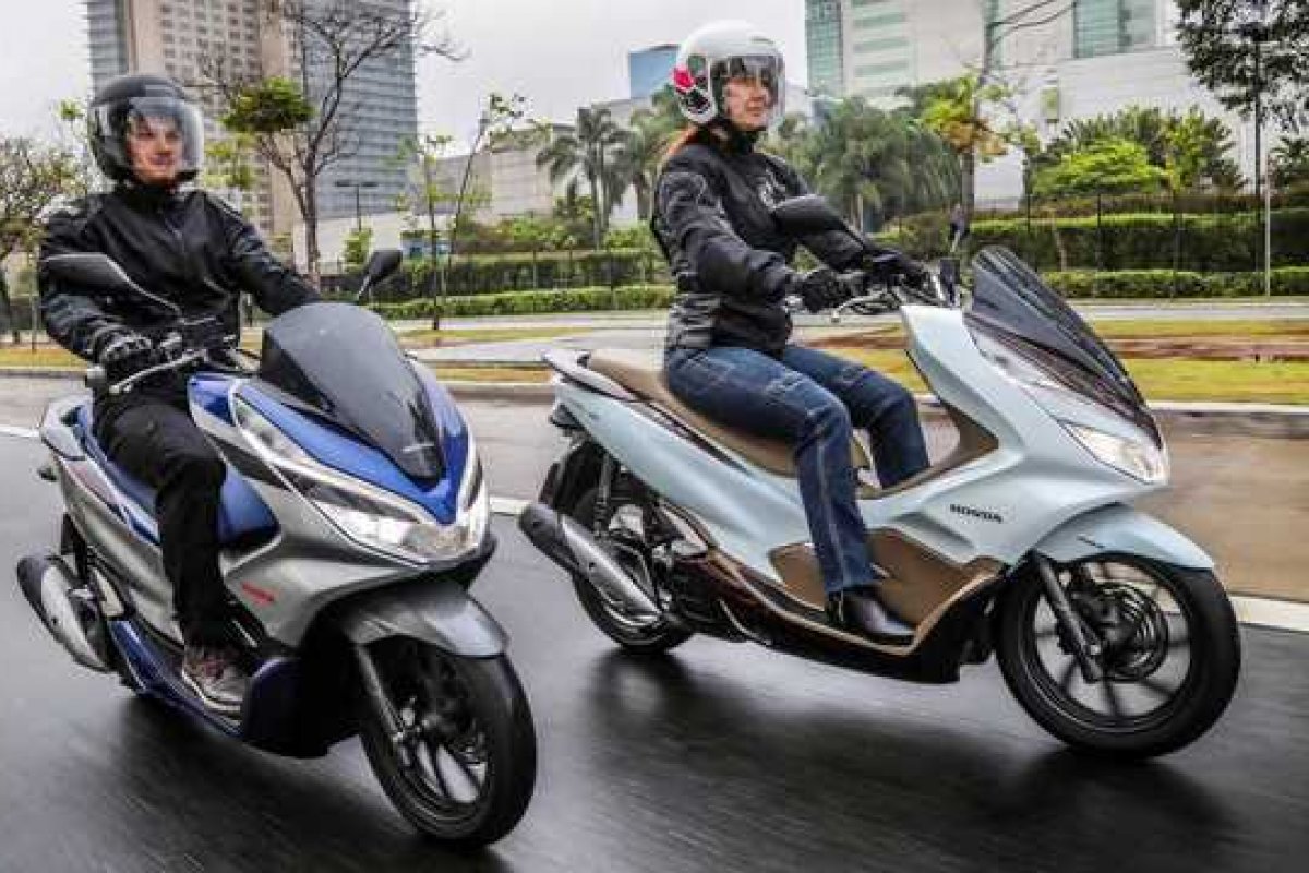 Líder em vendas, Honda PCX chega à linha 2020