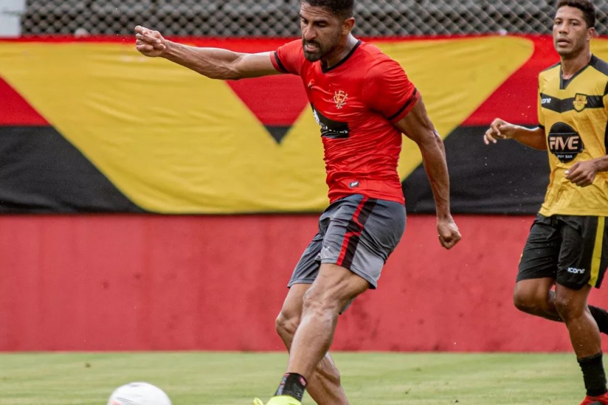 Tréllez deve desfalcar o Vitória contra o Botafogo-PB na quarta (18)