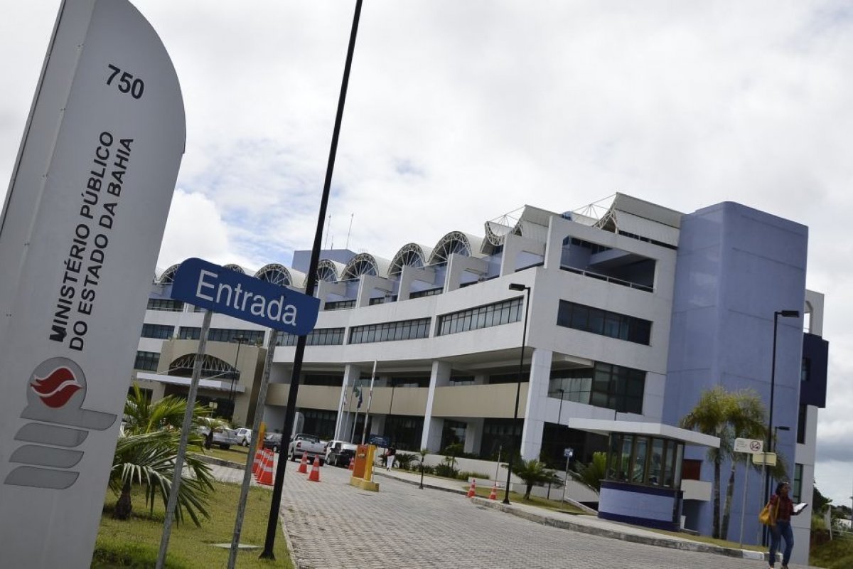 'Operação Immobilis' cumpre mandados de busca e apreensão contra fraudes em transações imobiliárias na Bahia