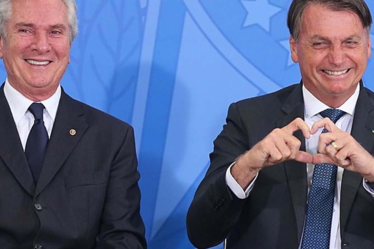 Ao lado de Collor, Bolsonaro afirma que livrou Brasil da "velha política"