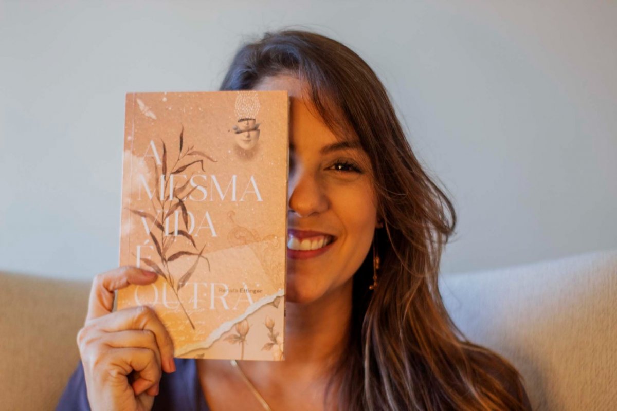 Renata Ettinger lança seu terceiro livro de poemas ‘A mesma vida é outra’!