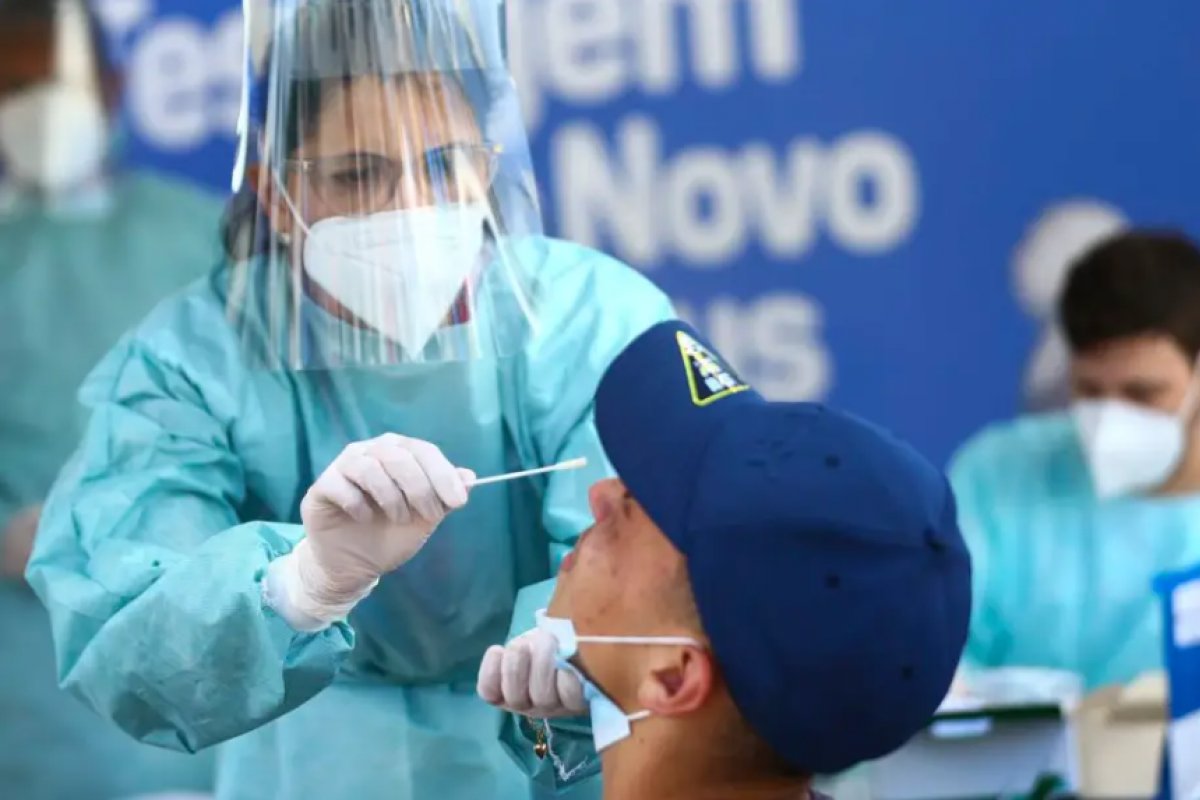 Exames de detecção da Covid-19 apresentam aumento de 40% no Brasil