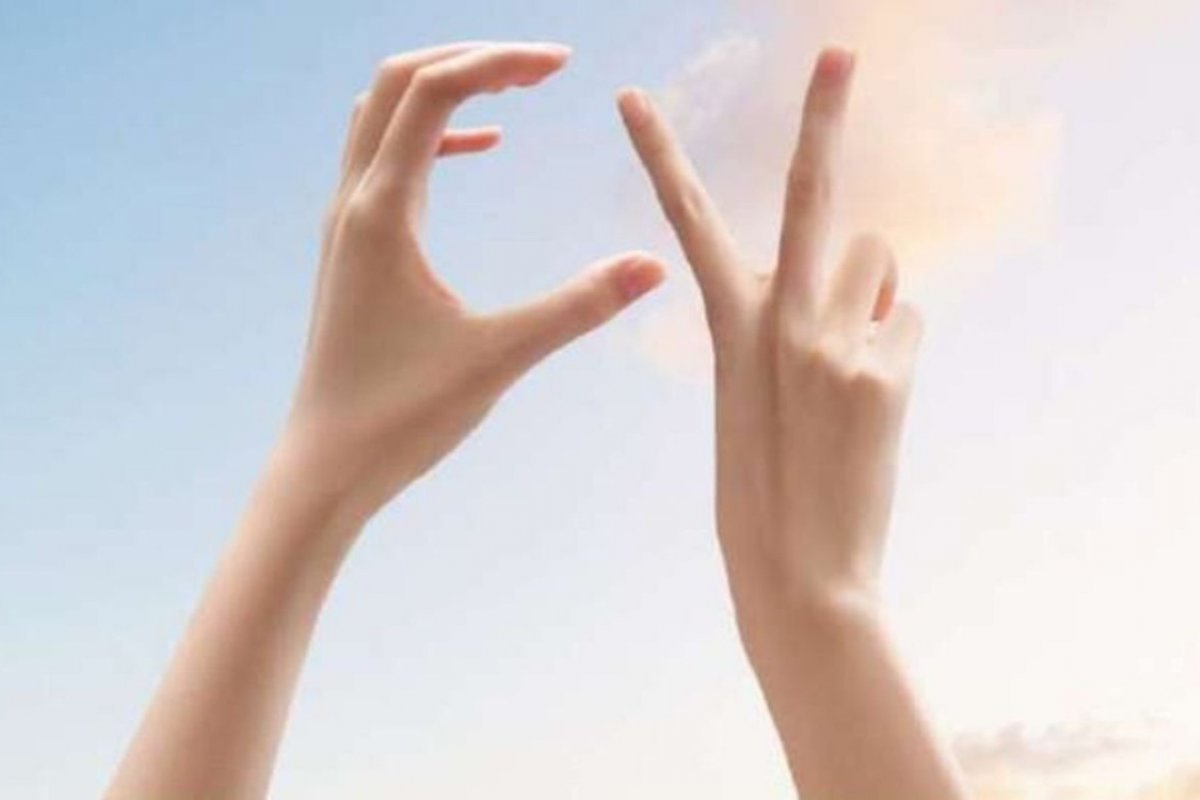 Comercial da Xiaomi viraliza nas redes sociais por fazer símbolo do Comando Vermelho