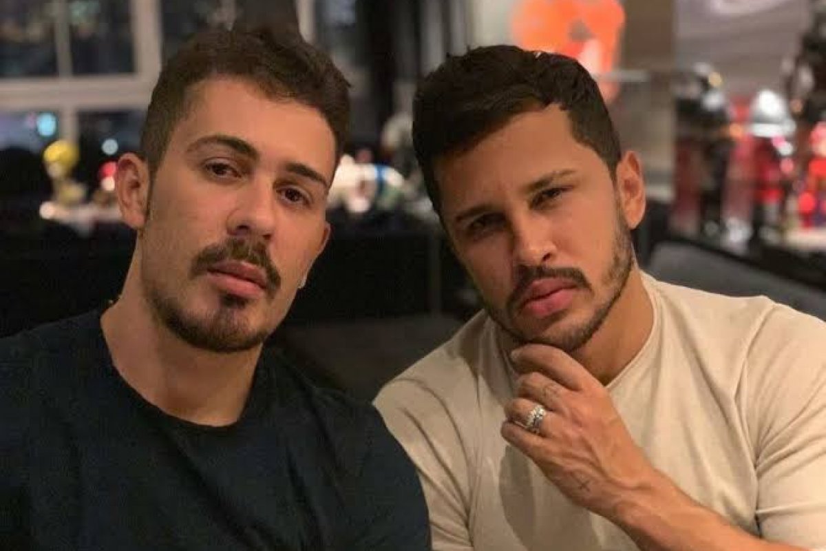 Carlinhos Maia revela 'tara' por marido de calcinha!