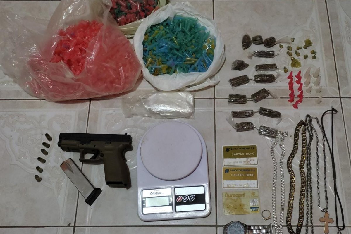 Suspeito de gerenciar tráfico é encontrado com pistola em Nova Redenção