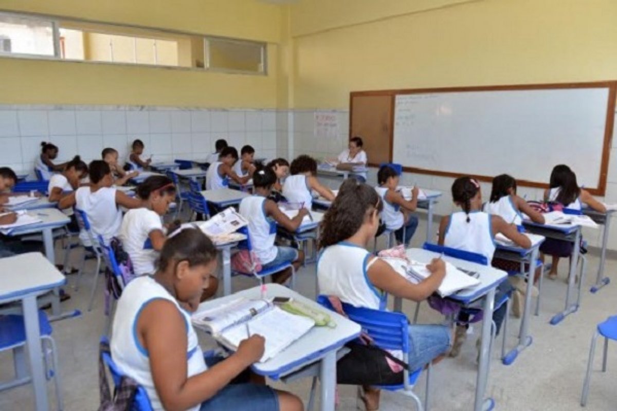 Salvador: professores da rede municipal iniciam greve por tempo indeterminado