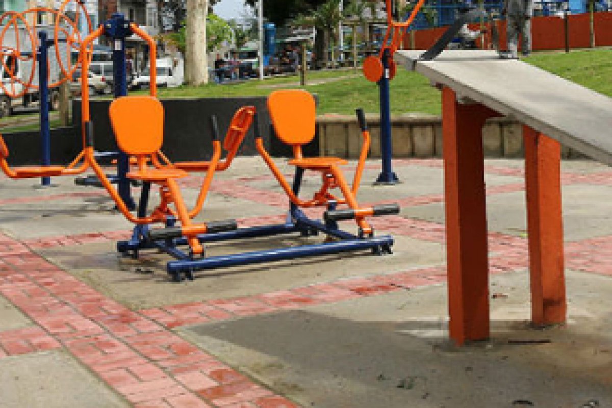 Homem finge malhar em academia ao ar livre para assaltar pessoas em Salvador