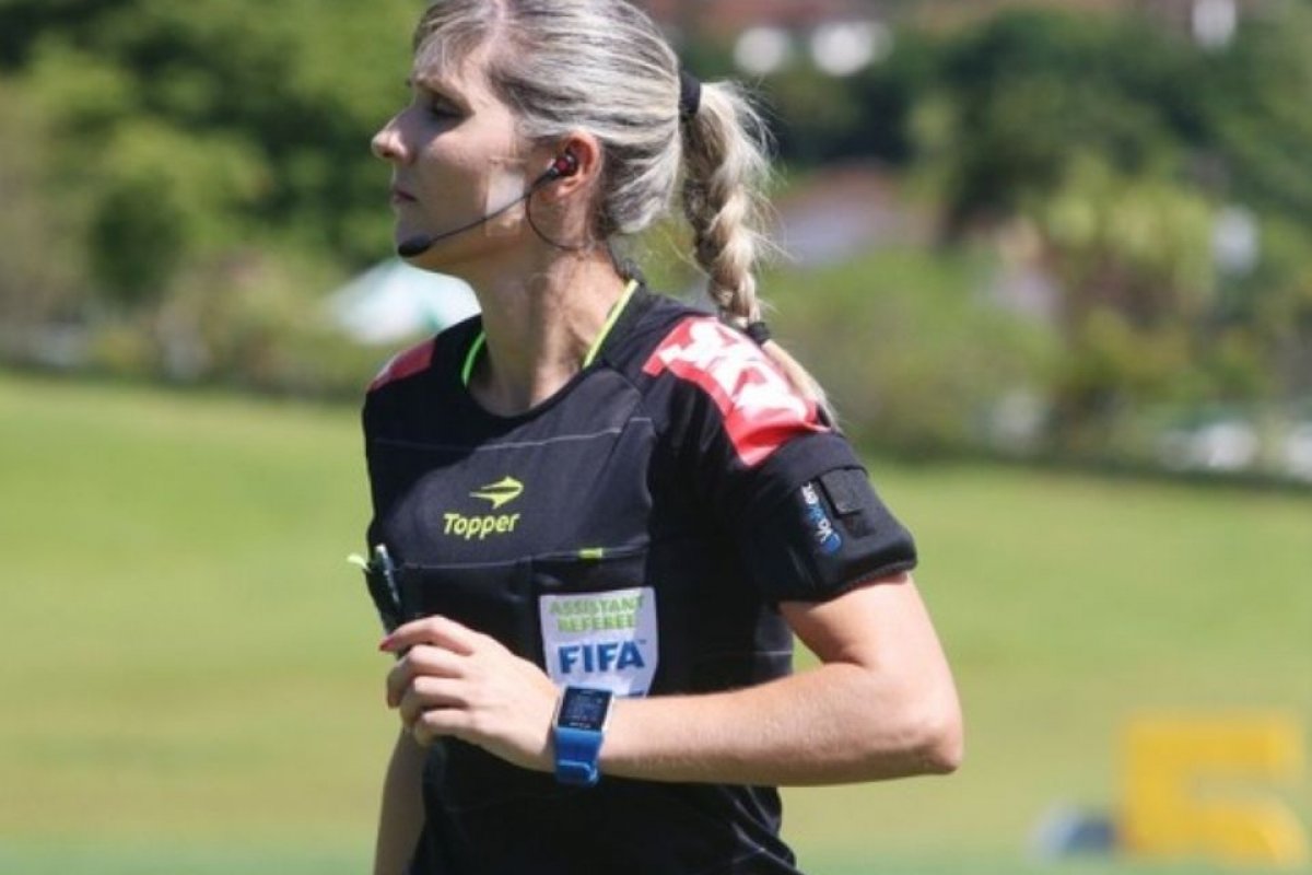 Copa do Catar: Brasil terá primeira mulher como bandeirinha