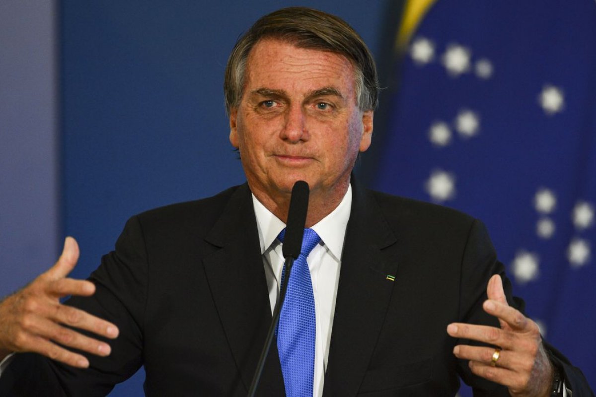 Eleições: Bolsonaro diz que sugestões das Forças Armadas não serão jogadas no lixo