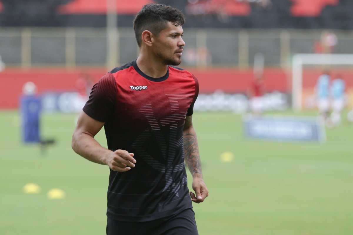 Vitória cede atacante por empréstimo para time da Serie B