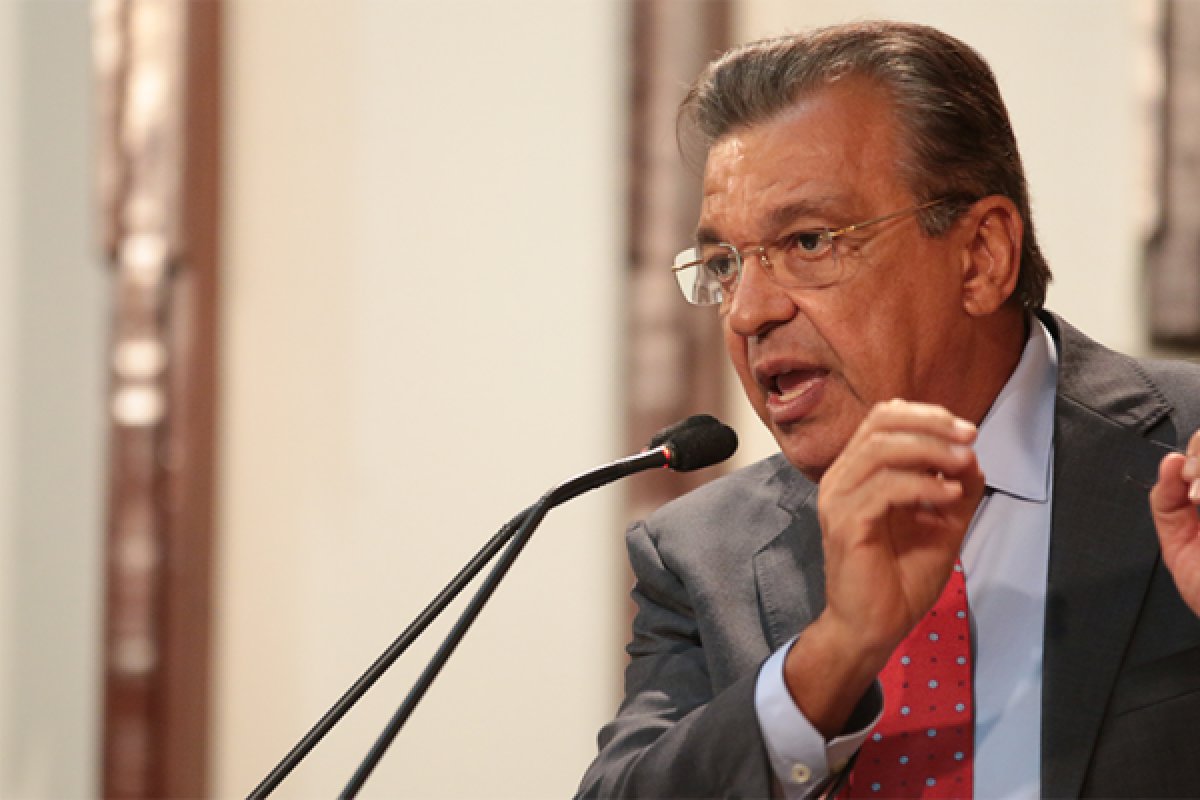 Relator decide pela cassação de Targino; Jatahy pede vistas